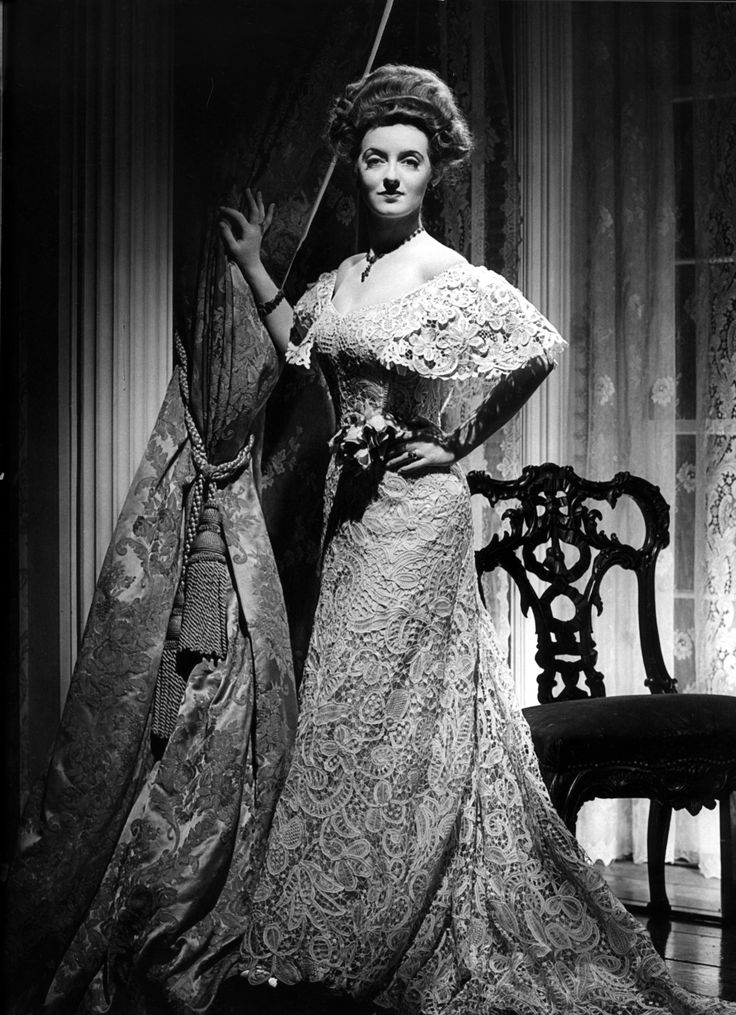 Bette Davis in a publicity photograph for The Little Foxes