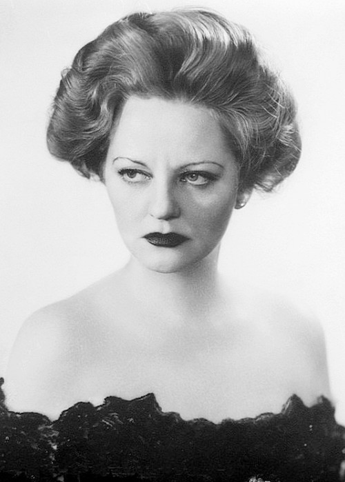 Tallulah Bankhead as Regina Giddens in the original Broadway production of The Little Foxes