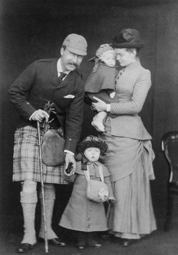 The Duke and Duchess of Connaught with their children