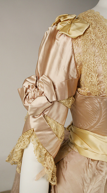 Evening dress- Sleeve Detail