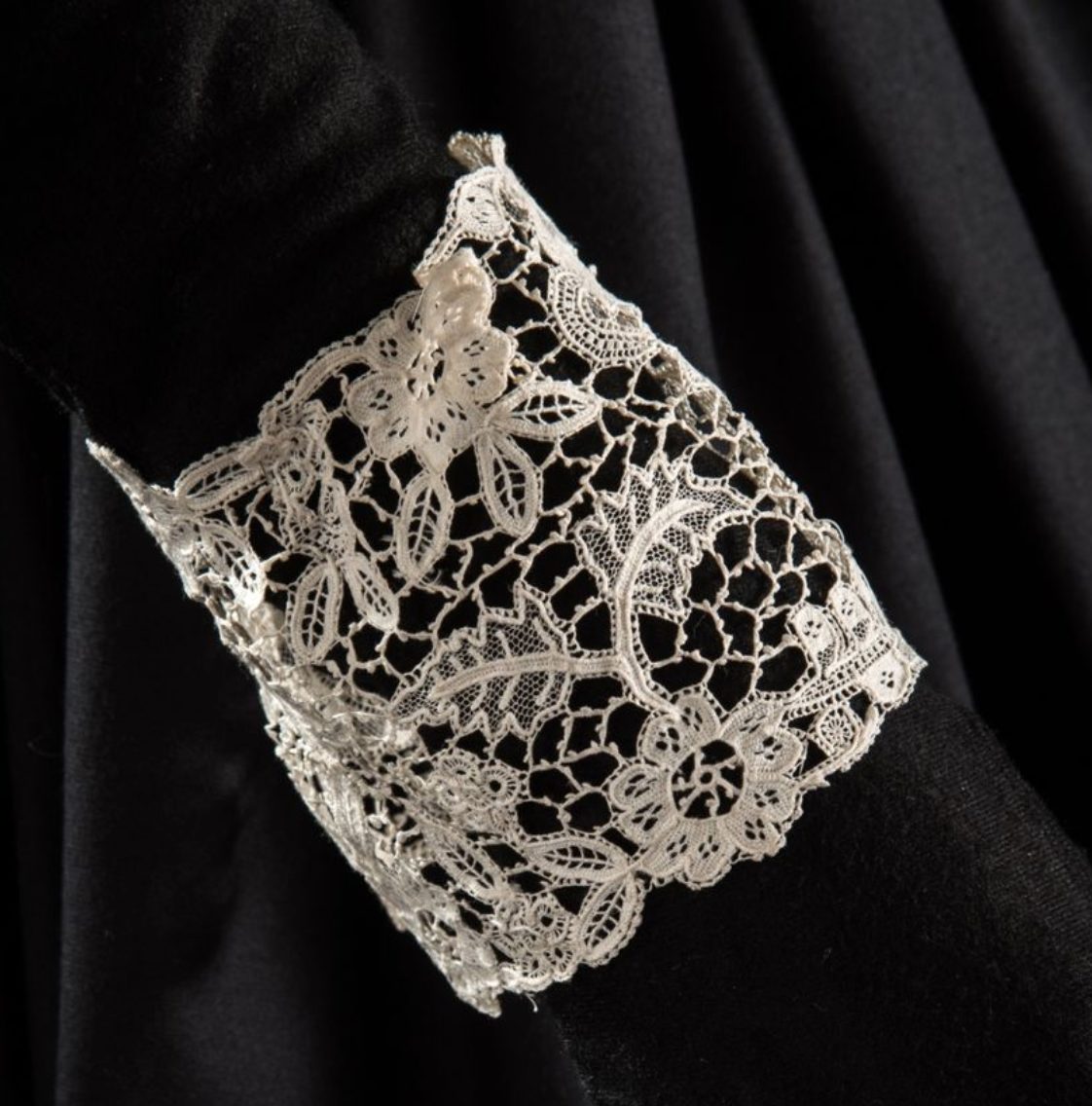 White linen lace cuff