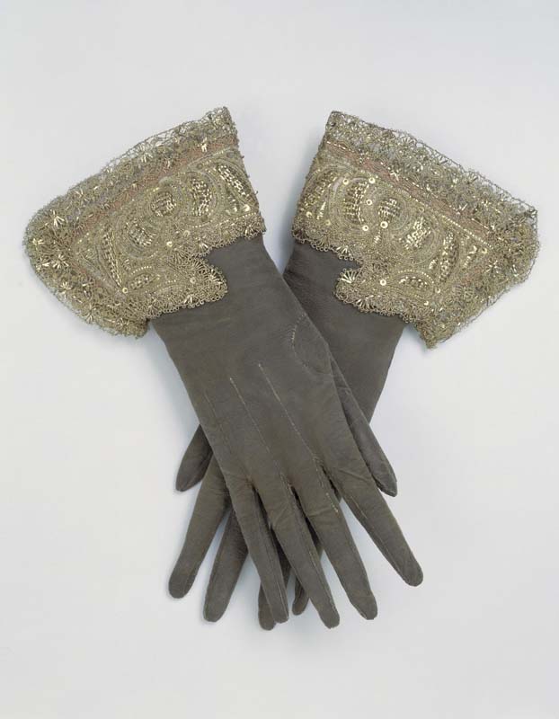 Pair of gloves