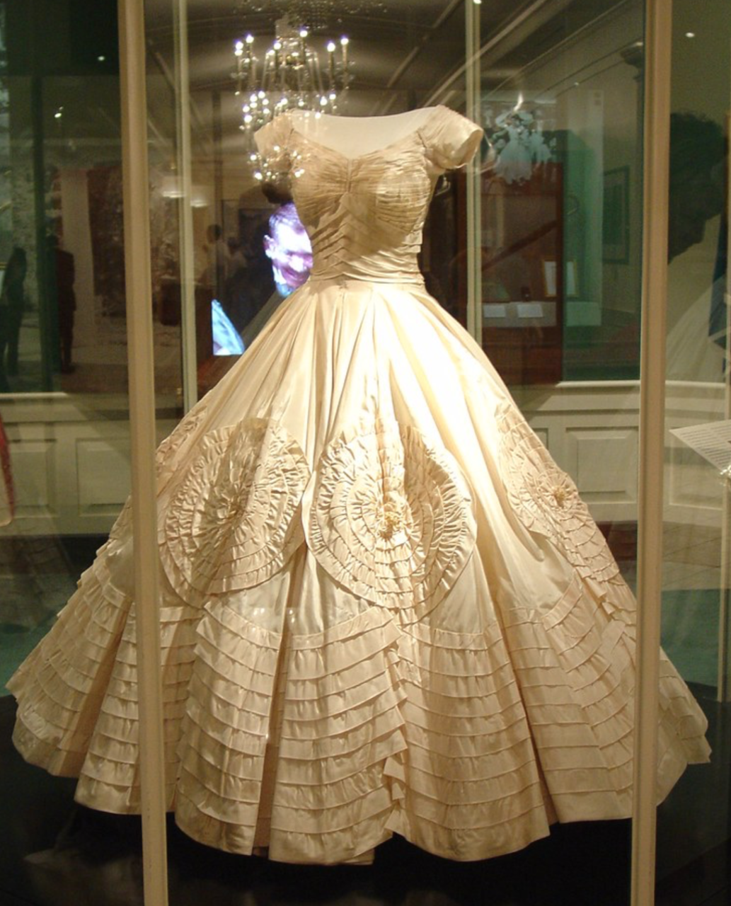 Jacqueline Kennedy's wedding dress on display in 2003