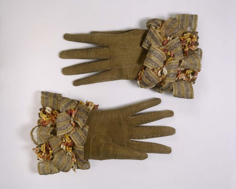 Pair of gloves