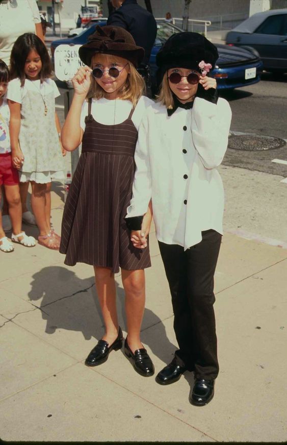 Mary-Kate and Ashley Olsen at the premiere of Alaska