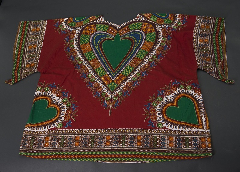 Dashiki with Heart-Shaped Pattern