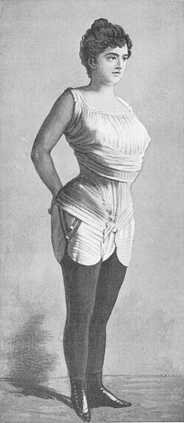 Femme normale avec le corset Gâches Sarraute