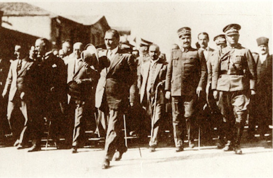 President Gazi Mustafa Kemal with those who greeted him on his return from Kastamonu to Ankara